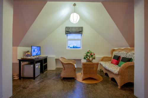 Sakara Boutique Villa