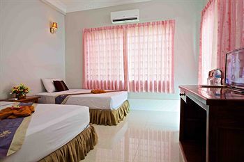 Damnak Riverside Hotel