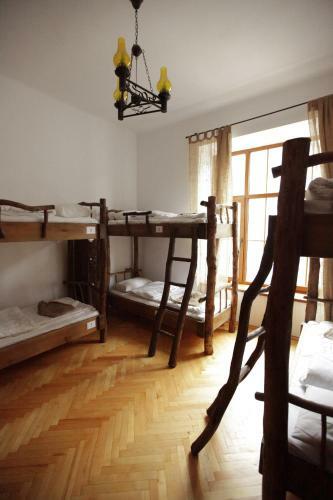 Ghostel - Medieval Hostel