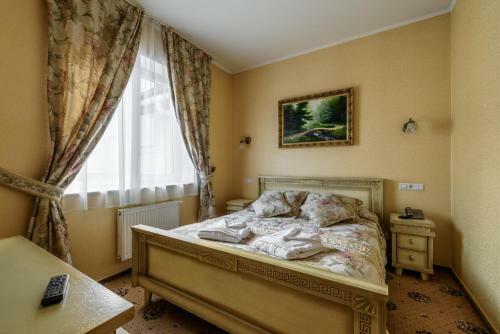 Status Hotel
