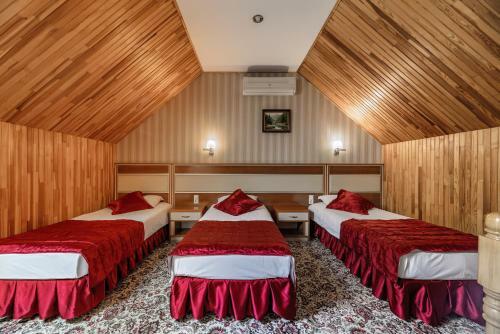 Status Hotel