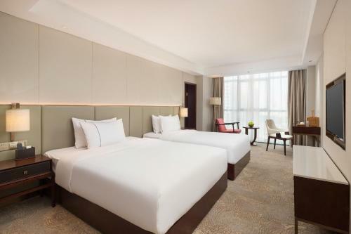 Lucky Holiday Hotel