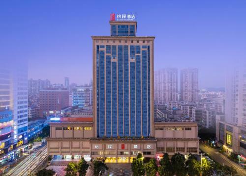 Lucky Holiday Hotel