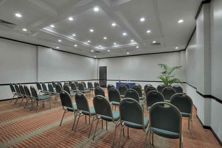 Hotel Deville Prime Porto Alegre