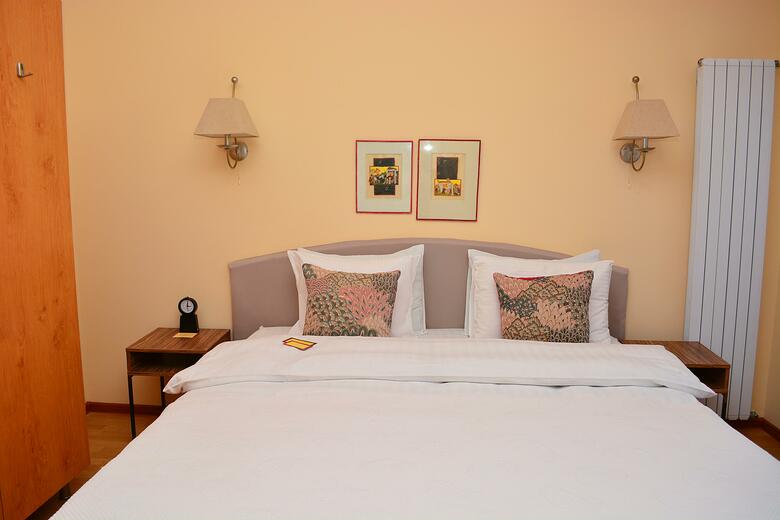 Betsy's Hotel