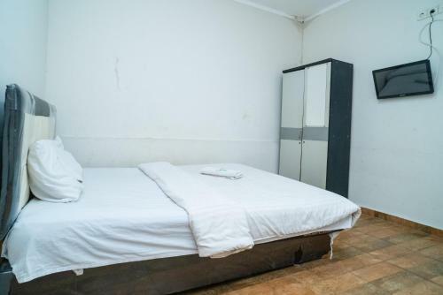 Hotel 77 Guest House Serpong Redpartner