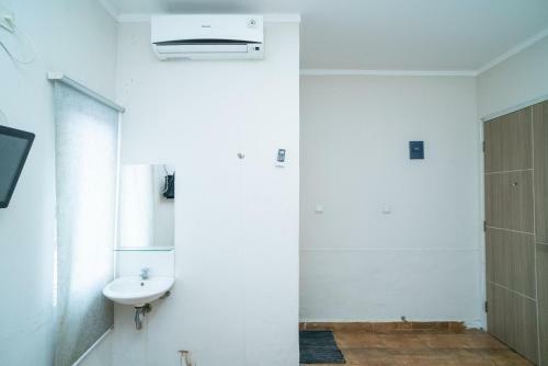 Hotel 77 Guest House Serpong Redpartner