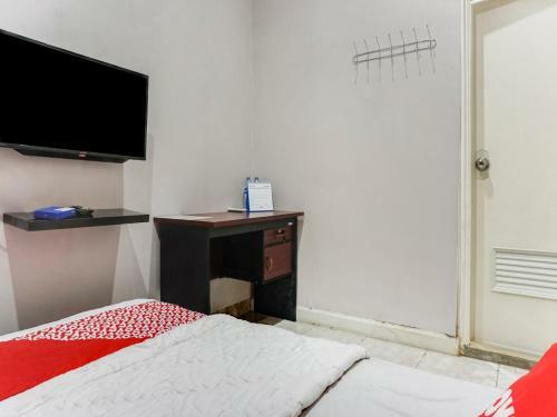 Hotel Vaccinated Staff - Oyo 90277 Kmk Residence