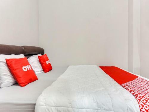 Hotel Vaccinated Staff - Oyo 90277 Kmk Residence