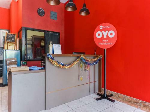 Hotel Vaccinated Staff - Oyo 90277 Kmk Residence