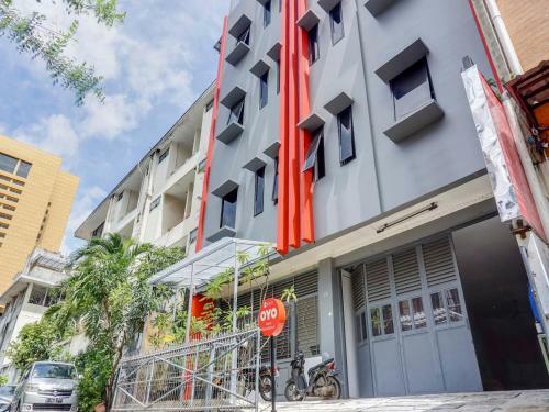 Hotel Vaccinated Staff - Oyo 90277 Kmk Residence