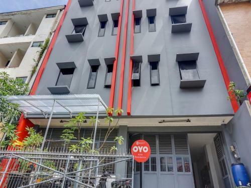 Hotel Vaccinated Staff - Oyo 90277 Kmk Residence