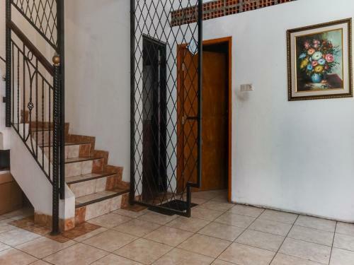 Hotel Vaccinated Staff - Oyo 90277 Kmk Residence