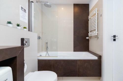 Apartment ?obzowska Cracow By Renters