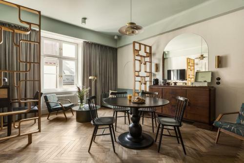 Angelus Apartments