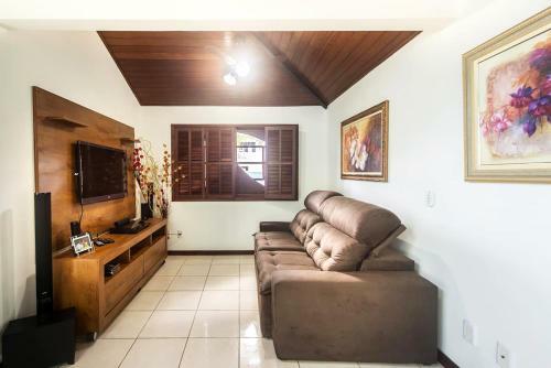 Casa Em Cond Fechado Com Wifi, Piscina E Churrasq