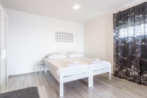 Hostal Anifil Pool Apartments