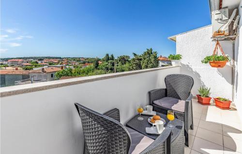 Nice Apartment In Liznjan With 2 Bedrooms