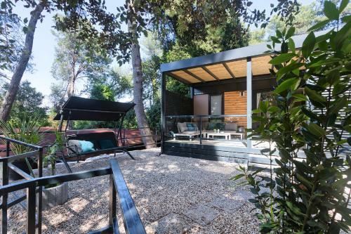 Total Escape Mobile Home Bianca Camp Porton Biondi