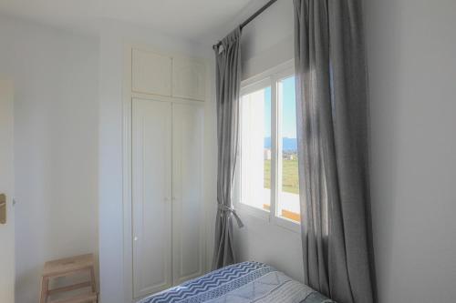 Fantastic 2-bed Apartment Close To The Sandy Beach