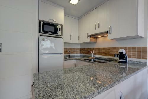 Apartamento 074 - Fabulous Sea View Studio In Benal Beach Complex