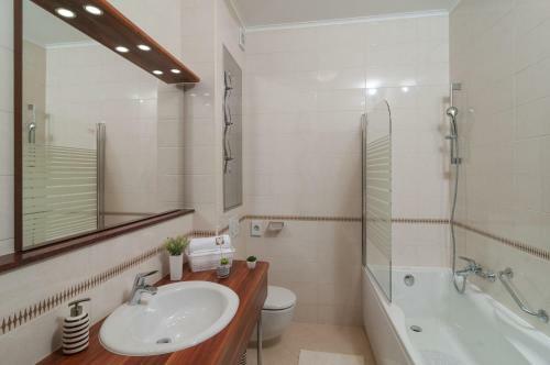 Hostal Luxury Rooms Near The Beach2