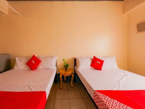Hotel Vaccinated Staff - Oyo 809 Crowne One Condo
