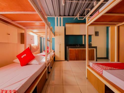Hotel Vaccinated Staff - Oyo 809 Crowne One Condo