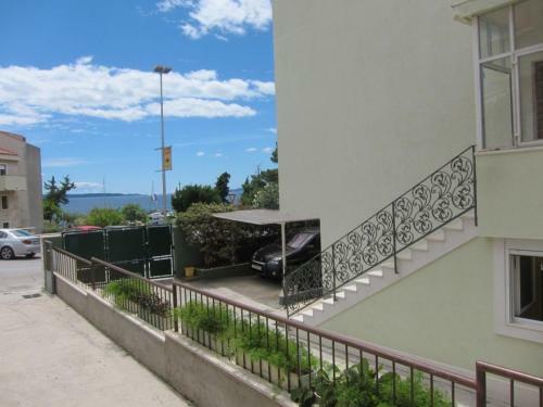 Maya Con Dios Apartments