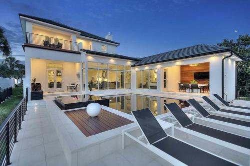 Modern Paradise By Five Star Properties