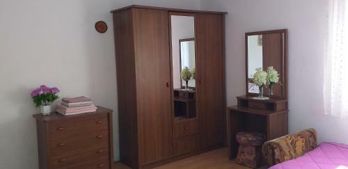 Hostal Rooms Loncar