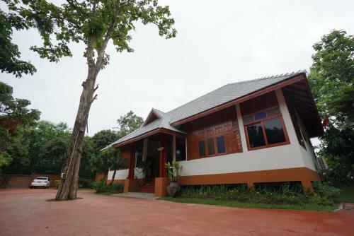 Hotel Romsak Lanna Resort Chiang Mai