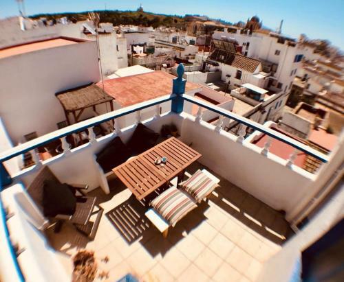 Charming House With Rooftop In The Historic Town