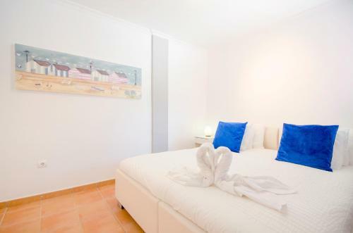 Modern Duplex With Heated Pool & 360� Sea Views