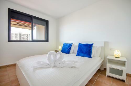 Modern Duplex With Heated Pool & 360� Sea Views