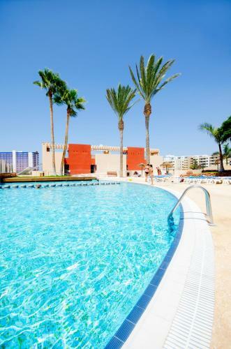 Modern Duplex With Heated Pool & 360� Sea Views