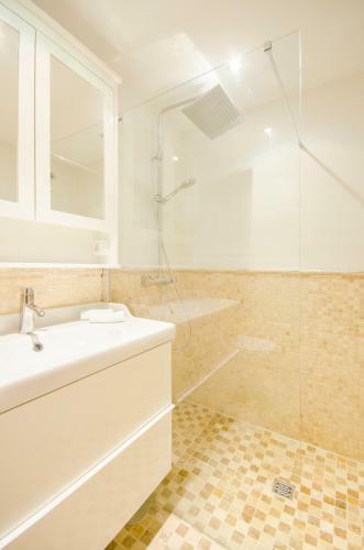 Modern Duplex With Heated Pool & 360� Sea Views