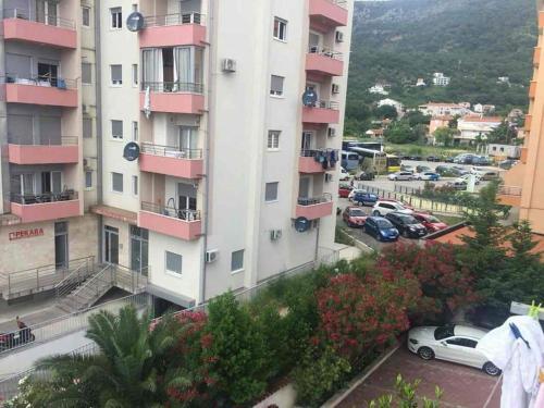 2 Bedroom Apartment In Budva (For 6 People)