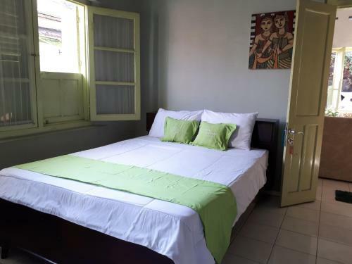 Ndalem Ngadiwinatan Homestay