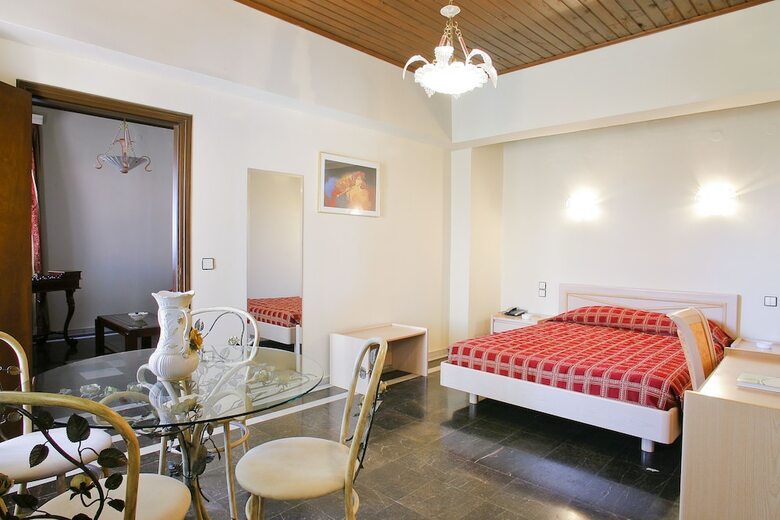 Hotel Grecian Castle