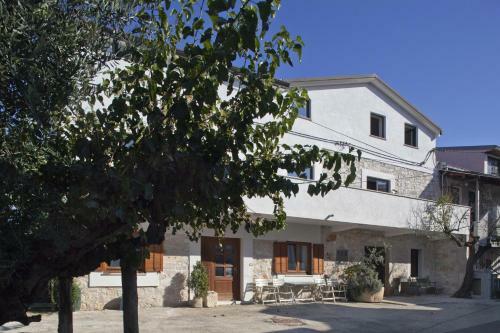 Gracia Apartments