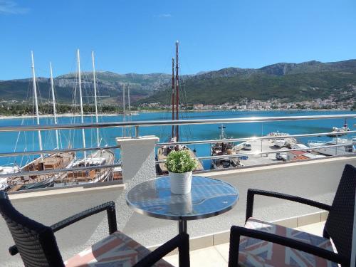 Hostal Rooms And Apartments Porat