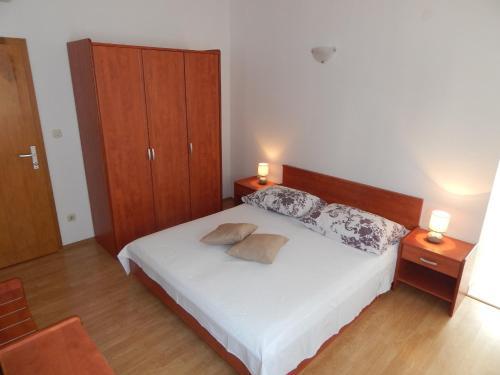 Hostal Rooms And Apartments Porat