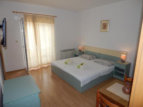 Hostal Rooms And Apartments Porat