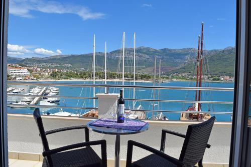 Hostal Rooms And Apartments Porat