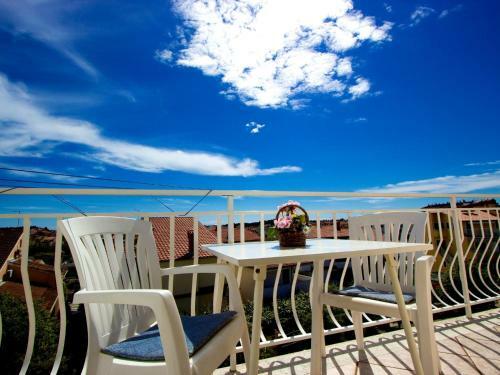 Hostal Apartments Tin