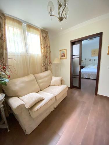 Villa With Swimming Pool & Sea View
