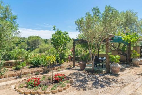 Villa Cas Capell� & Casa Rub�