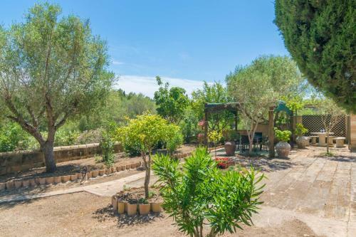 Villa Cas Capell� & Casa Rub�