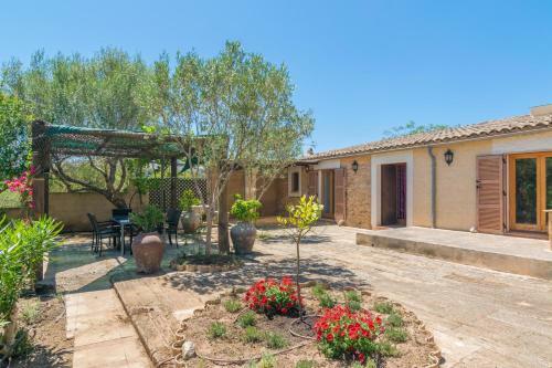 Villa Cas Capell� & Casa Rub�
